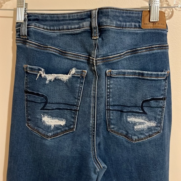 American Eagle Blue jeans distressed look Size 8 short - Picture 3 of 5